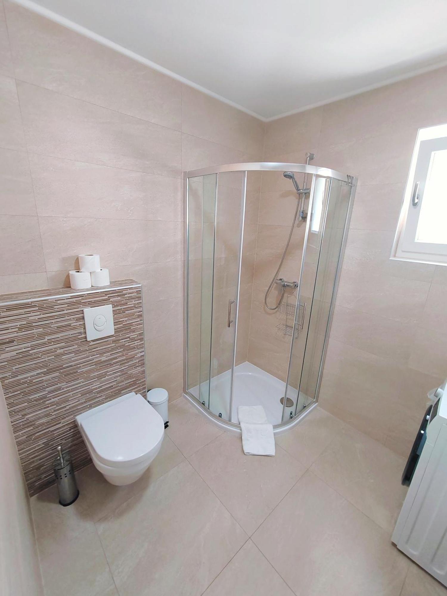 L&L Apartmani 1 Bol Exteriér fotografie